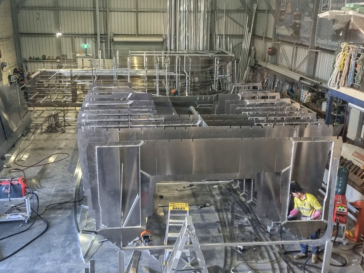 btb_marine's tweet photo. The hulls of both of our twin @btb_marine 1090 cats are shaping up nicely now in our workshop. Stay tuned to follow the builds...
#cruisingcatamaran #boatbuilders #FraserProud #MakingItForQld #MadeInAustralia #FraserCoast #HerveyBay #BtBmarine #weneedabiggerrshed https://t.co/gO7woibomC