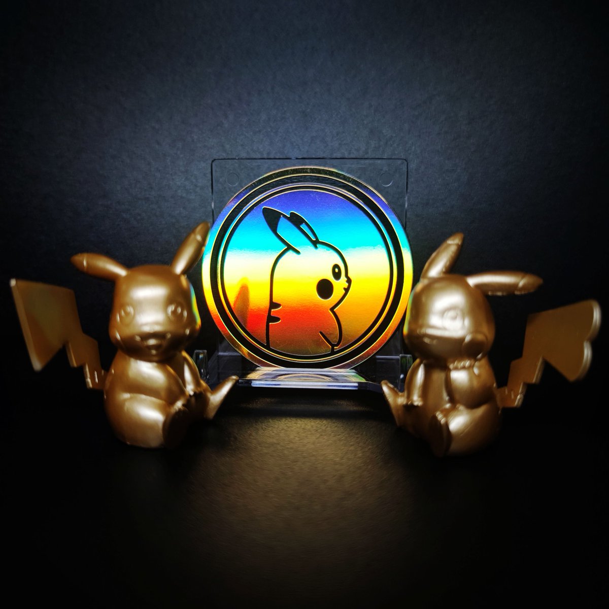 iamneilpe's tweet photo. Pikachu coin from the Pokémon Go Mini Tins TCG Collection ❤️ 

#Pikachu #Pikachucoin #PikachuGolden #PikachuTomy #PikachuCollection #PokemonTCG #PokemonGoTCG #PokémonGo https://t.co/JBBD0FX5f8