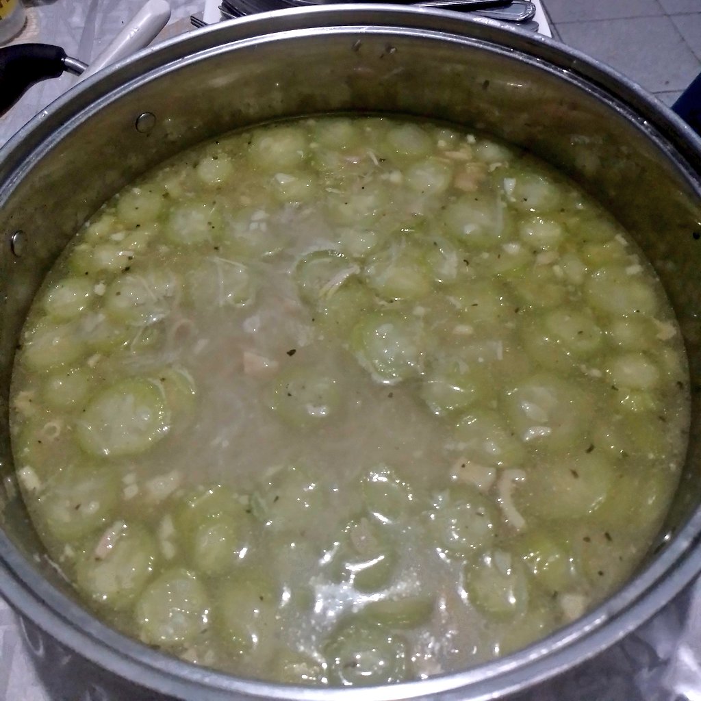 TasogareMonse's tweet photo. It's been a while since I last cooked one of my all-time favorite dishesβ¦ I hope that my colleagues would like it π #MonseCooks #MisuaConPatola https://t.co/HXFrTy0rZk
