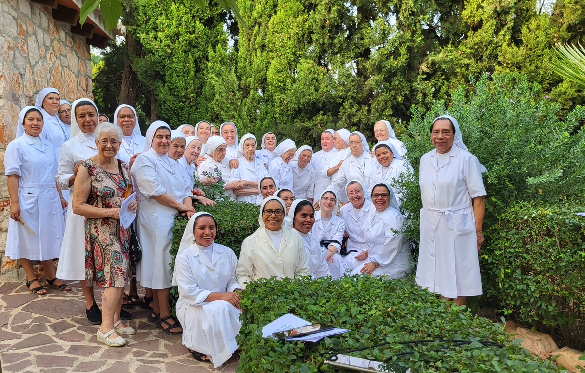 madrerosario's tweet photo. Un grupo de madres de los desamparados visitamos el lugar donde fueron encontrados los restos robados de nuestra Madre Petra https://t.co/KBrgWiPl50