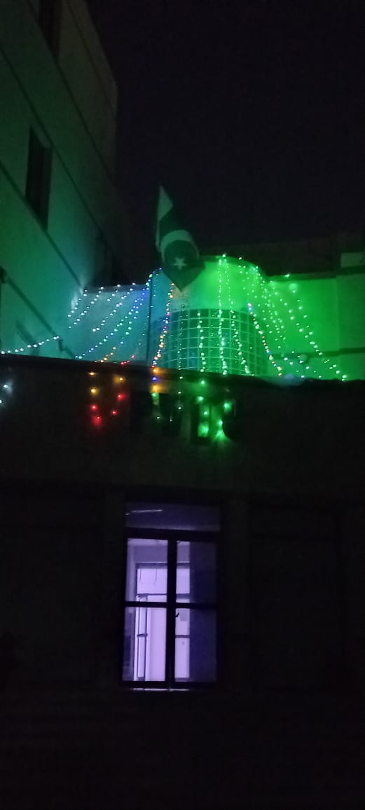 PVTC_Official's tweet photo. PVTC lighted up the Secretariat Building in connection with "75th Independence Day (Diamond Jubilee) Celebrations of Pakistan on Sunday,14th August 2022"
#PakistanZindabad 
#IndependenceDay2022 
#DiamondJubileeofPakistan 
#14august2022 
#75YearsofIndependence 
#75YearsOfPakistan https://t.co/OGjcz9ZQMn