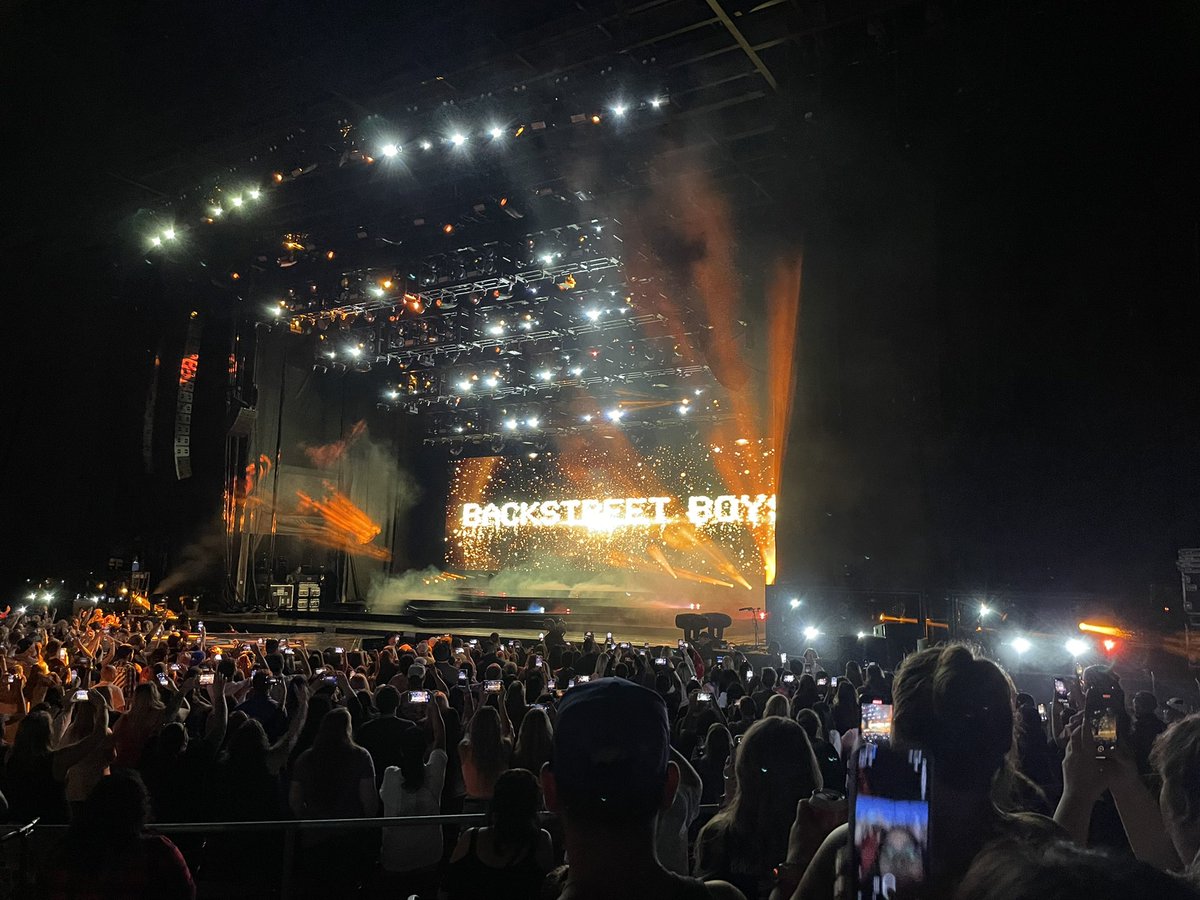 Gshock99's tweet photo. Ye #BSBSEA #DNAWorldTour #DNAWorldTour2022 https://t.co/J5PTce9NvL
