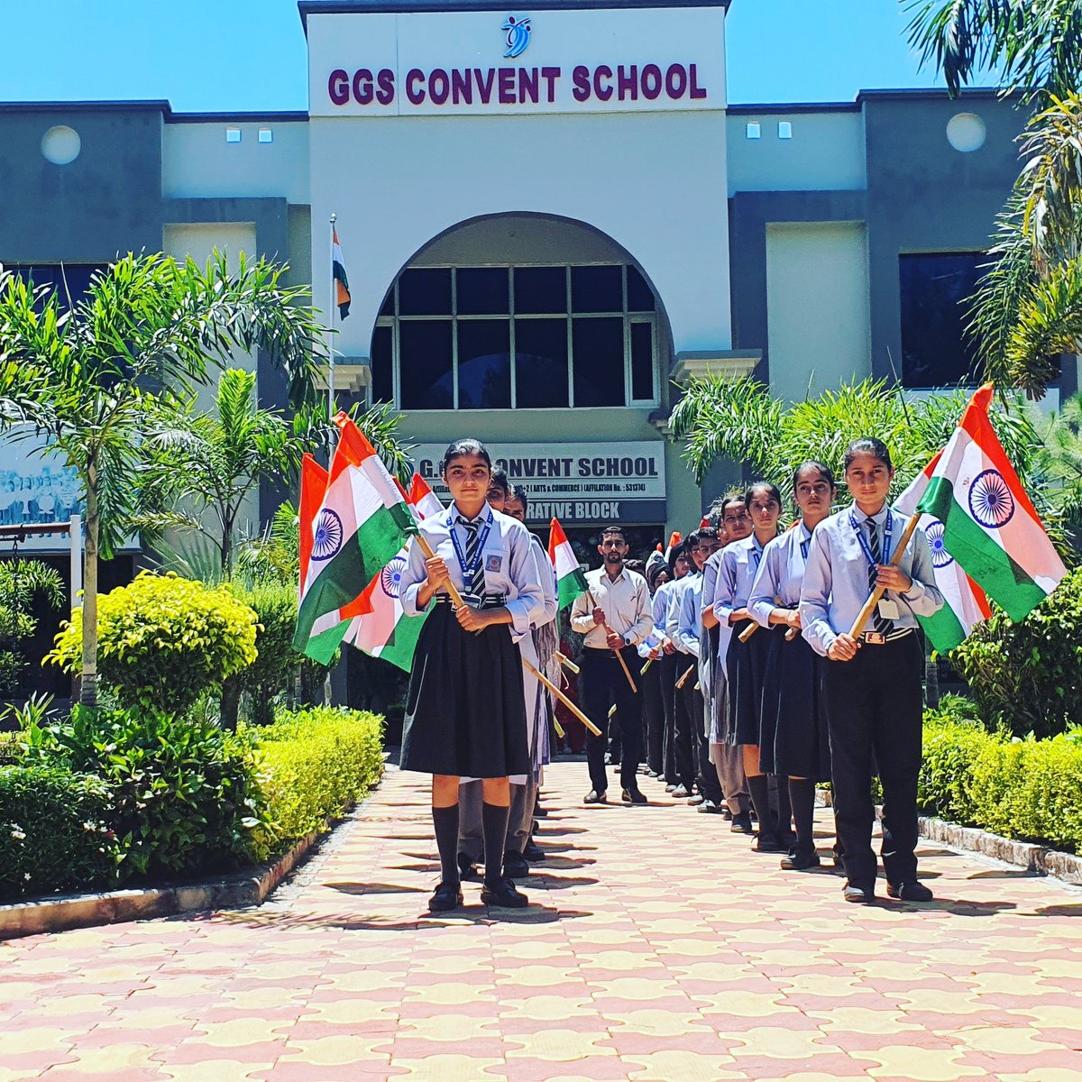 The children of GGS Convent School took out a Tirnga rally and gave the message of hoisting the National flag every house.
School director HS Sanghera while addressing on the occasion said that this year the whole country is celebrating 75th Amrit Mahotsav as a national festival.