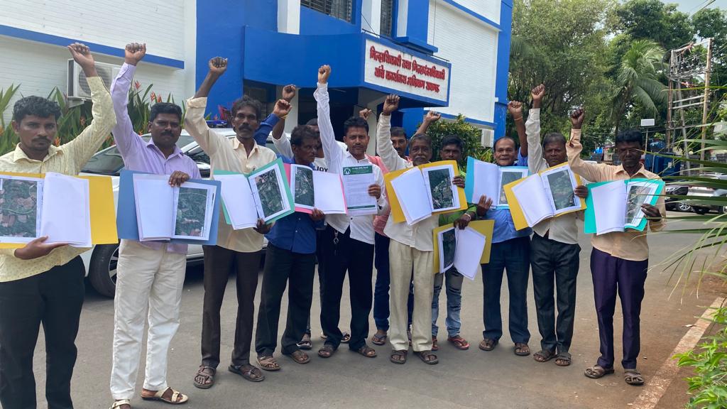 waatavaran's tweet photo. This is how technology has helped 52 tribal families from 3 villages in Raigad district to file a petition regarding their Individual Forest Rights (IFR) claims. Their claims were rejected in 2011. Waatavaran used satellite imagery based tech to help them.
#FriendsOfForest https://t.co/aAEKyH3bdN