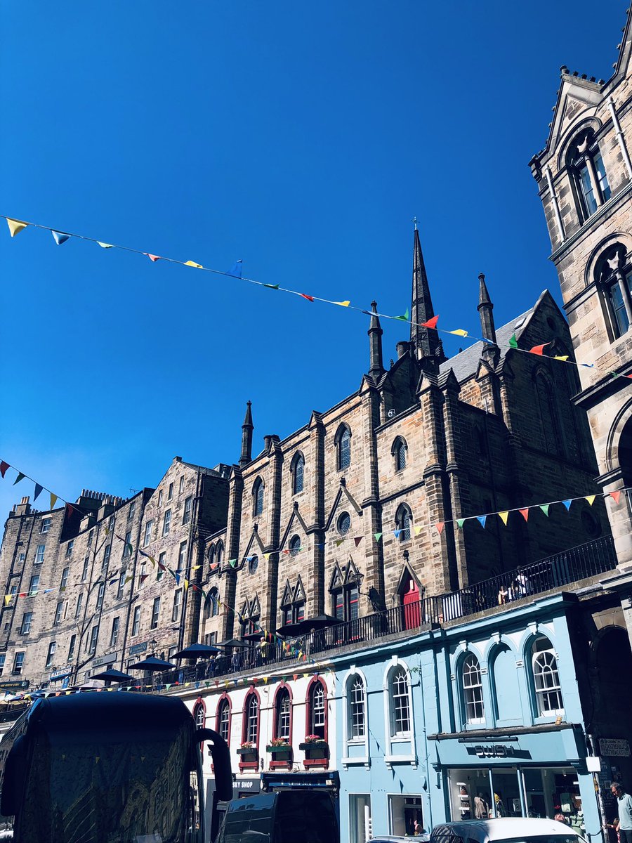 CarmenFer9's tweet photo. Edimburgo volveré porque eres demasiado bonita 💘 https://t.co/gtM6cNRuRv