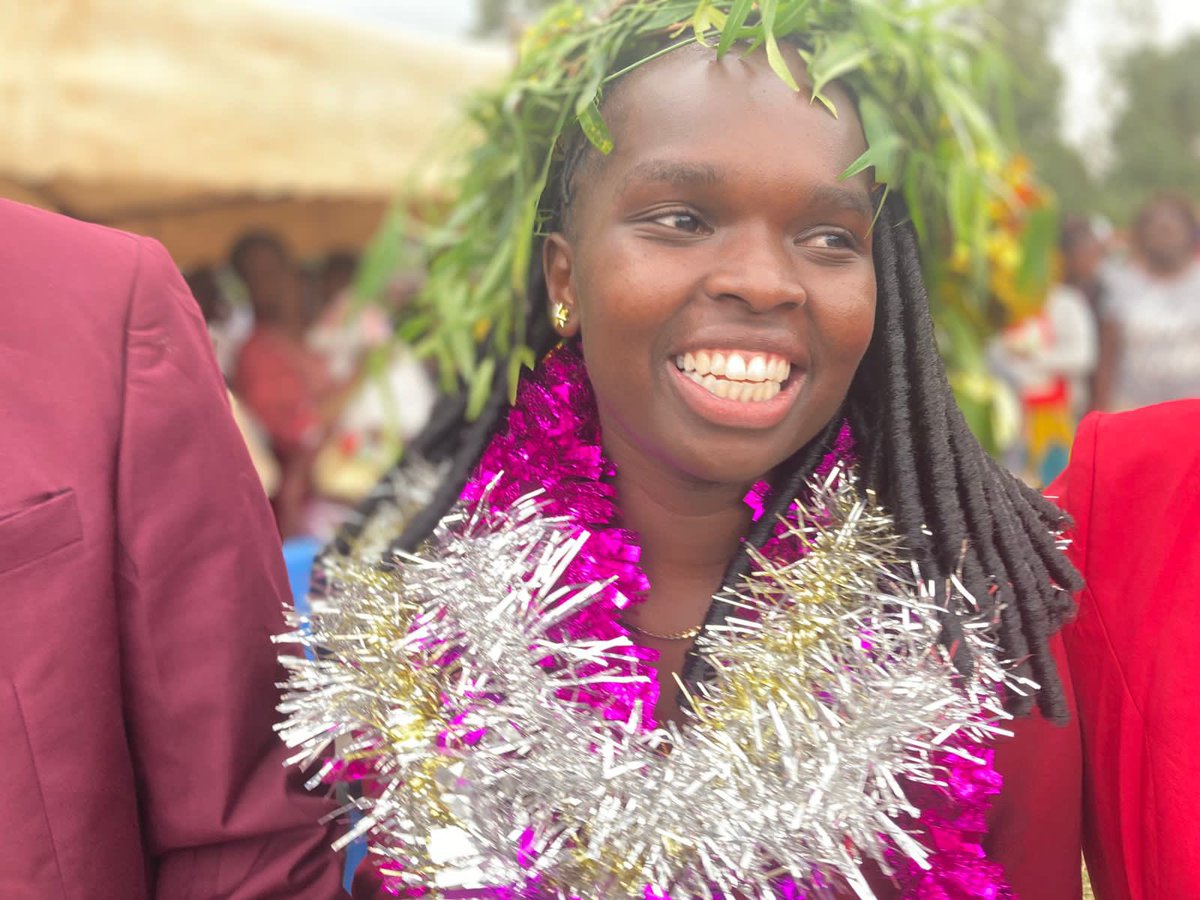 rakidi's tweet photo. She’s 24 years old and beat eight candidates to become Bomet county’s women representative in parliament. She says she only spent only $840 during her campaign and was helped by well-wishers. This will be her first ever job. #KenyaDecides2022 https://t.co/3Imlnbi28Z https://t.co/IE3l1BuacO