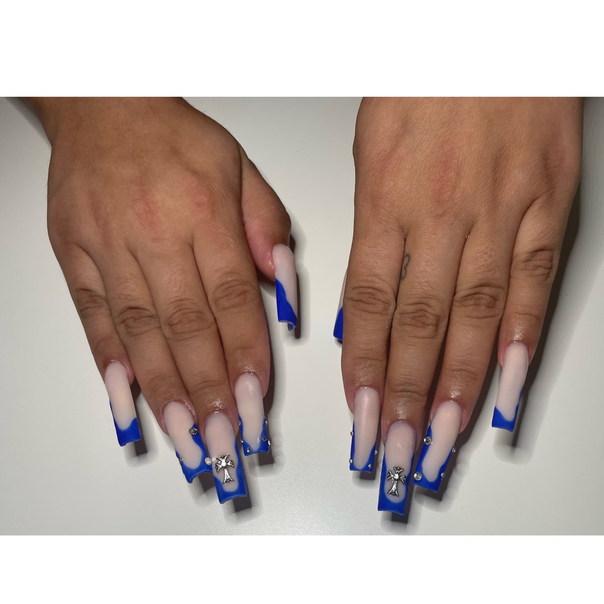 mialuxenails's tweet photo. Feeling a little blue 💙 

#bluenails #miaminails #miamianailtech #miami #nailart #trendingnails #SmallBusiness https://t.co/m0uwuIgf3t