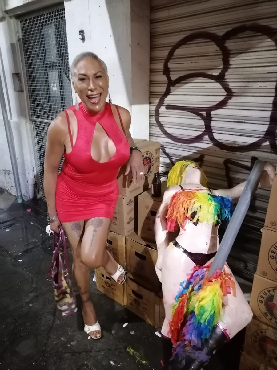liz_chanel's tweet photo. SUEÑA,ROOJO,AMA
#Fiesta #passion #sensual #viveresponsable #chickatranss #CDMX https://t.co/Hx4ibvsMUF