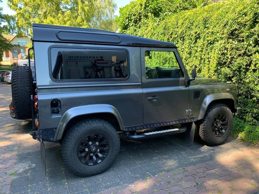 DutchLandRovers's tweet photo. What is your favourite material for the seats?
📸 @beatrompetter #defender #landroverdefender #landroverdefender90 #onelifeliveit #rangerover #v8 #landroverv8 #passion #car #dutchlandroverpassion #camperlife #landroverdefender110 #landrover #landro… https://t.co/dtzYZW9ghH https://t.co/WzXjoasq5S