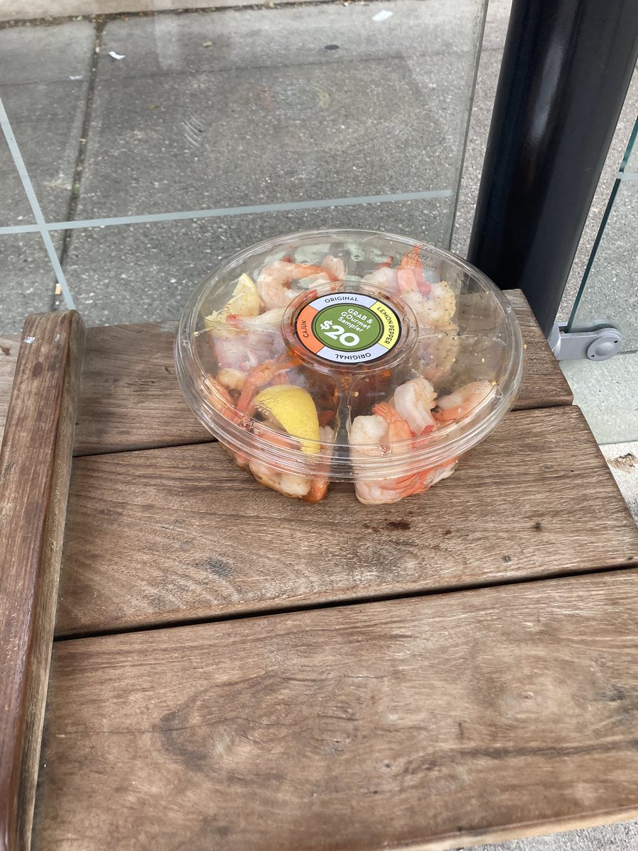 _jbarf's tweet photo. mmmm bench shrimp https://t.co/dhsZyOxLC0