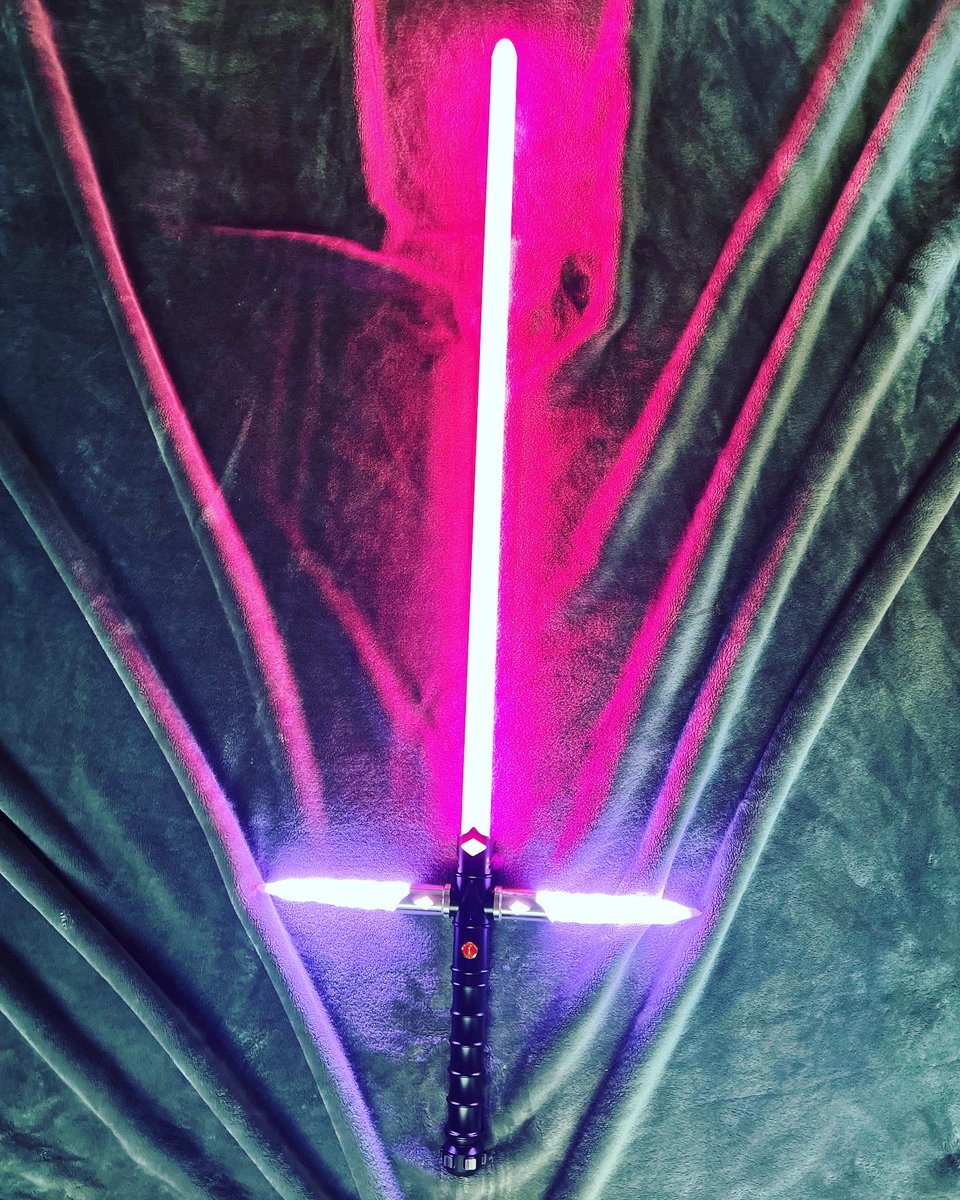 dxsaberz's tweet photo. ⚔️🔥THE NIGHTMARE KNIGHT🔥⚔️

BEHOLD THE NEWEST CROSSBLADE SIMILAR TO KYLO REN AND WAY MORE BADASS 

COURTESY OF @saber_hutt AND AVAILABLE TO SHIP IN 24 HRS!! 

ONLY AT https://t.co/lVM66HTIDF!! 

#dxsabers #saberhutt #neopixel #crossblade #crossguard #crossguard https://t.co/TveReMxOgi