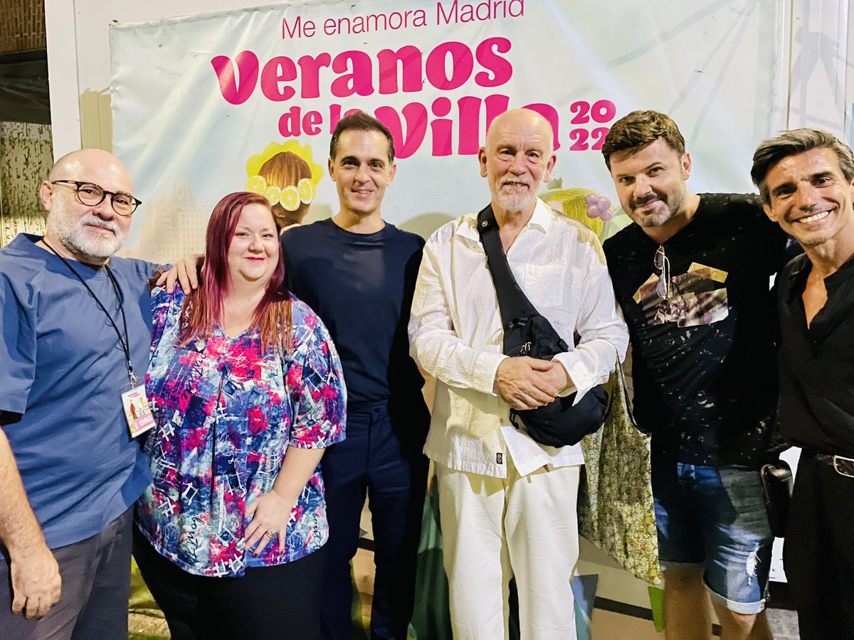 traplikedave's tweet photo. Esta noche pasará a la historia como la noche que #johnmalkovich interpretó a un asesino en serie a 1m de mi! (Siguiente vídeo)

Gracias @VeranosVilla por esta marsterclass con un grande! 

Emoción compartida con #pedroalonso @angelmurcia1967 @javienguix @joaquindeluz2 https://t.co/yNVoK4DmWt