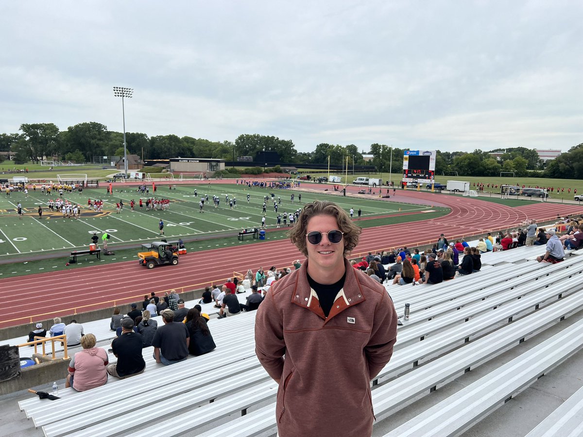 CollinWindorski's tweet photo. Had an awesome visit to Oshkosh today! Thank you to @coachkinseth and @UWOTF_CC for having me out! https://t.co/dEa4hpZhiA