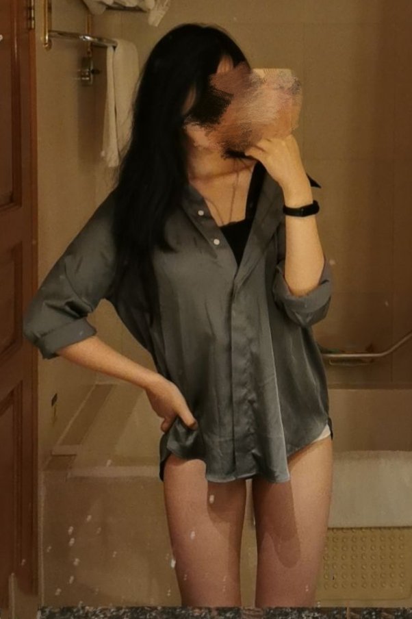 Zoe01041's tweet photo. 早上醒来换个衣服捏 https://t.co/B4DQDAv3LP