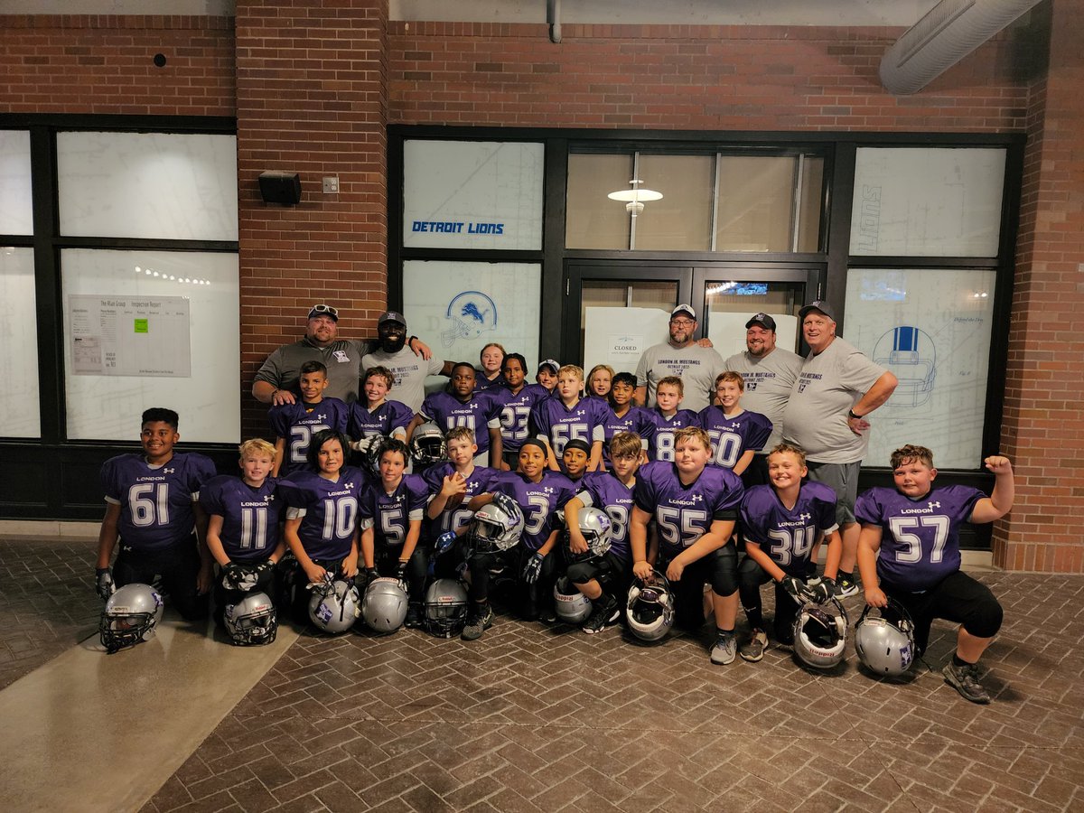 brunodesando's tweet photo. @stubbs980 @LdnJrMustangs @Lions @AlantaFalcons What an experience for the young boys and girls!! https://t.co/ASkkwmoNa7