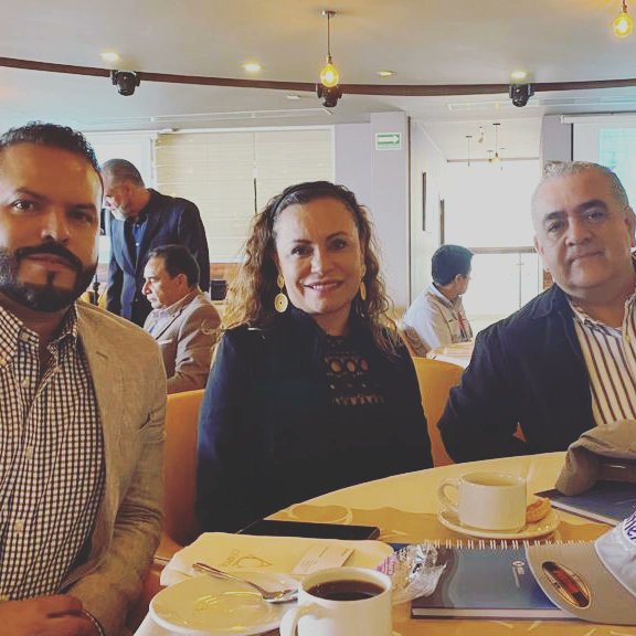 ANFACA_SC's tweet photo. #ANFACA representada por nuestro Director General el Ing. Rodolfo López, la Lic. Lorena Delgado expresidenta de nuestra Asociación y el Titular del comité de Vigilancia Anfaca Javier Méndez en la Junta Comité Directivo de #FEMELECHE. https://t.co/PFtydDkKdq