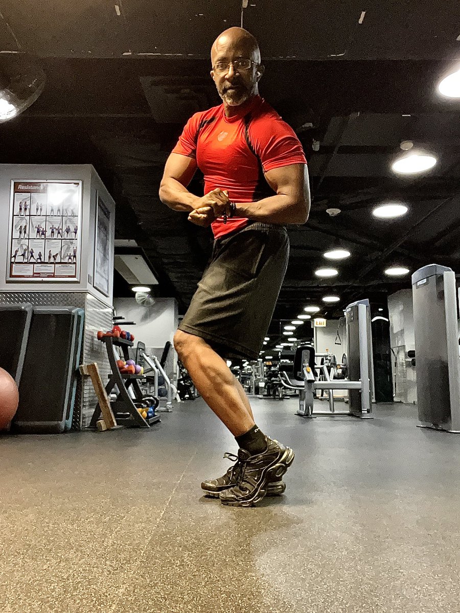 AlfredEdmondJr's tweet photo. #thisishowIdoit #trainingfor63 

This #flexfriday post is for all of my new followers. Just in case you’re still falling for the suit-and-tie, glasses, mild-mannered-reporter disguise.

#TheSuccesspert #itsgoodtobeme #Godisgood #naturalbodybuilder #60plusandfit  #OCB #DFAC #USBF https://t.co/fKWgAE1ppC