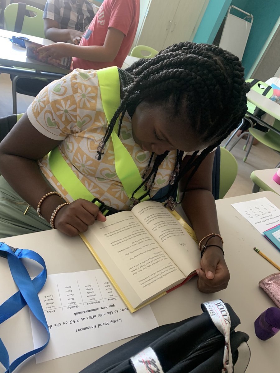 TSmith_edleader's tweet photo. My Ss already ❤️ our class read book 📚 https://t.co/0pQKkrc6Xr