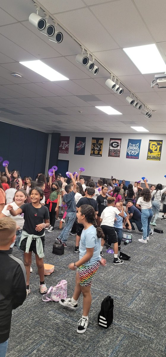 LisethMaravilla's tweet photo. Having fun during recess with a @Playworks game led by our PBIS coordinator, Mr. Crist and our Super aides! Inclement weather can't get us down! @RainbowRidge_VV  #TheRidge #Playworks #RRESeagles https://t.co/i3VKsesIps
