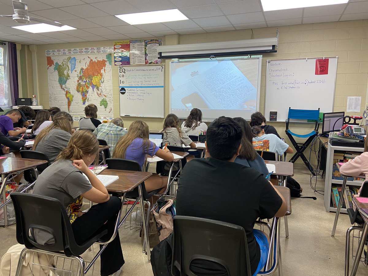 AspireBmsn's tweet photo. I enjoyed getting to visit classrooms today and see the relationships and learning happening! @BoerneMSNorth https://t.co/Mzwen8WaIa