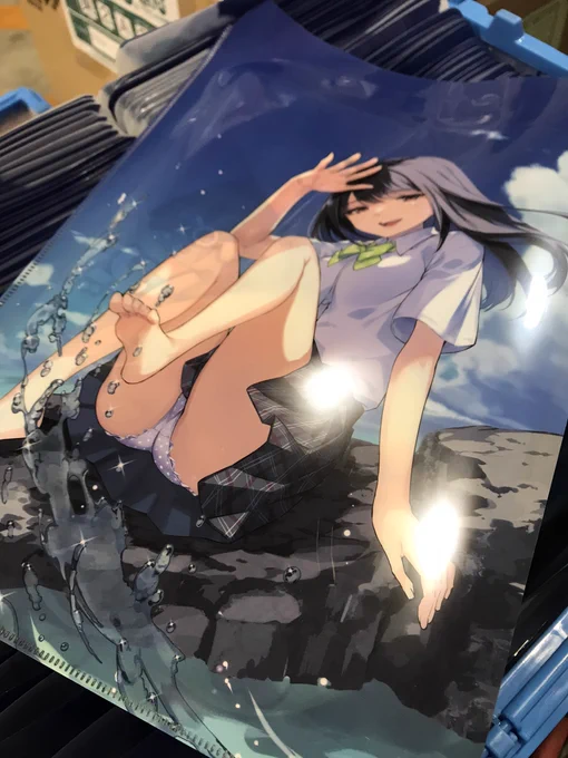 設営完了しました!ポスターを目印に来てください!グッズセット一つ一つ詰めましたぞ〜 