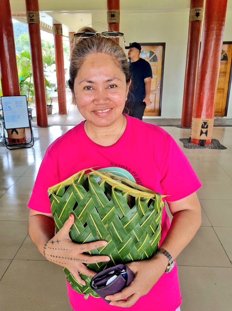 We are #planetconscious 🌏 which means a #zerowaste market! We are the ONLY MARKET in SAMOA that #bans 🚫single-use plastic/styrofoam! Take a #reusable bag or #atolauniu! And please  #KeepSamoaBeautiful🇼🇸❤️ #greenchoices #noplastic #nostyrafoam #greenmarket #reducereuserecycle ♻️