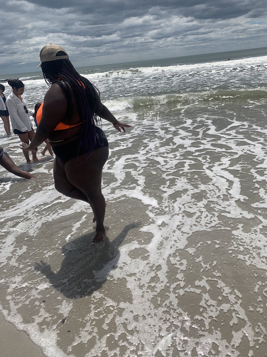 Itskenise's tweet photo. photo dump from like 2 months ago BUTTTT ya girl turned 21 last month 🥳💖 https://t.co/mf341HXORI