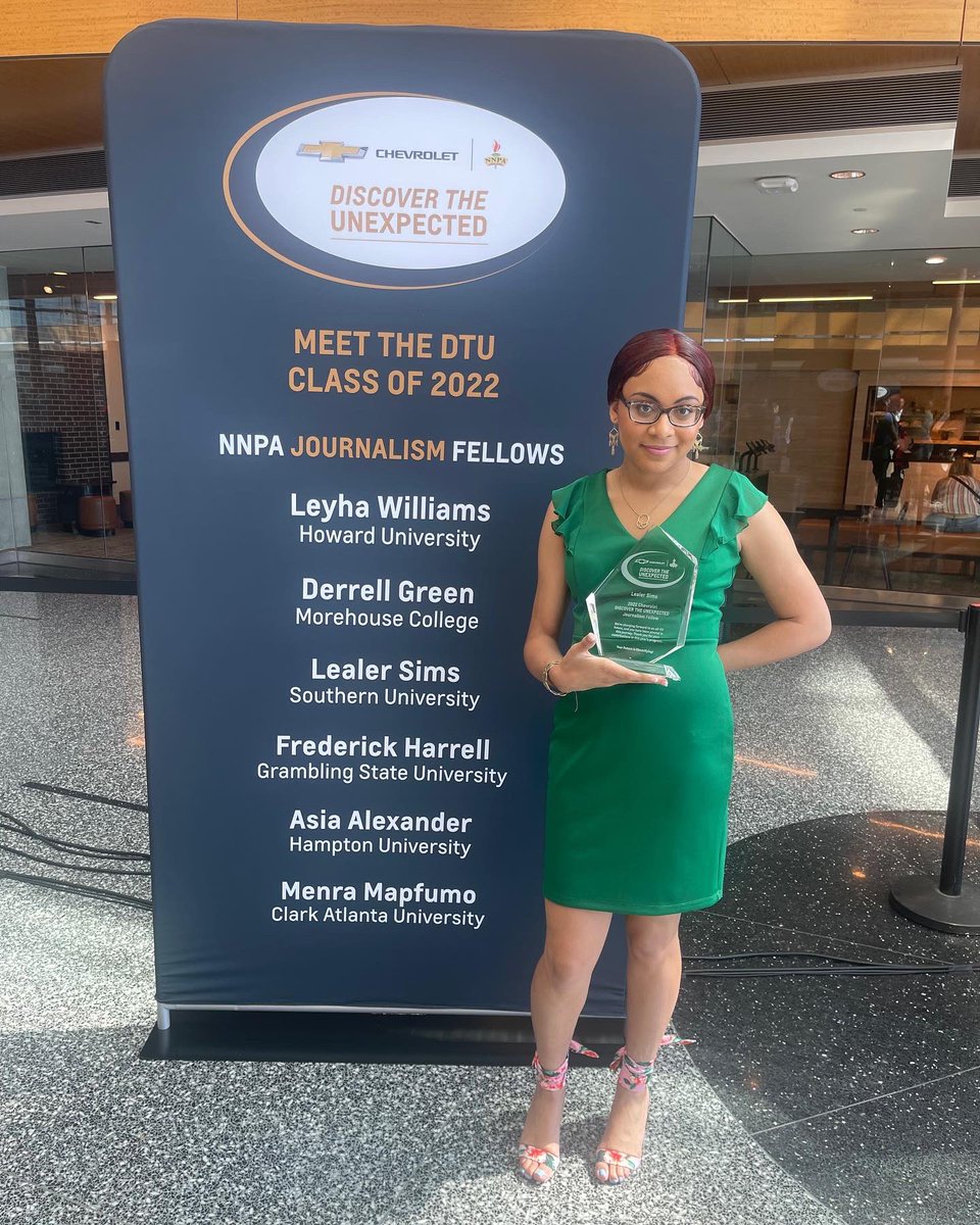 SPOTTED! Our Publisher and chair of @BlackPressUSA @KarenCarterRich with our @chevroletdtu #DTU2022 Fellow @LEALERIMANI ! We are sad to see Lealer go but excited for her future as she enters her senior year @SouthernU_BR! #Journalism #Press #BlackPress #NNPA #ForwardTimes