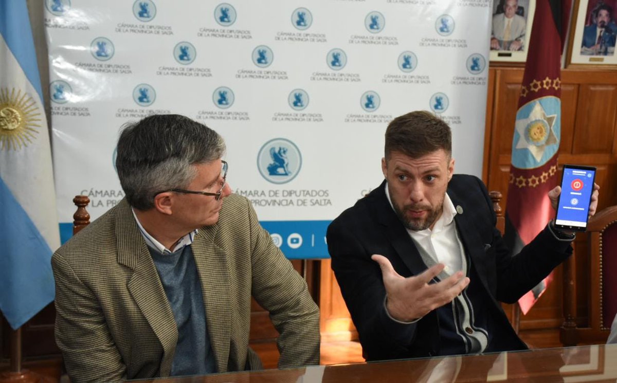 GroomingArg's tweet photo. 🇦🇷 #Salta | ✍️ Celebramos la firma de un convenio con la @camdipsalta, a través del Presidente @tutyamat y la Diputada @CarolinaCeaglio con el Dr. @HernanGNavarro, en el cual llevaremos a cabo acciones de concientización y sensibilización en relación al delito de #Grooming. https://t.co/UK67M9dE0N
