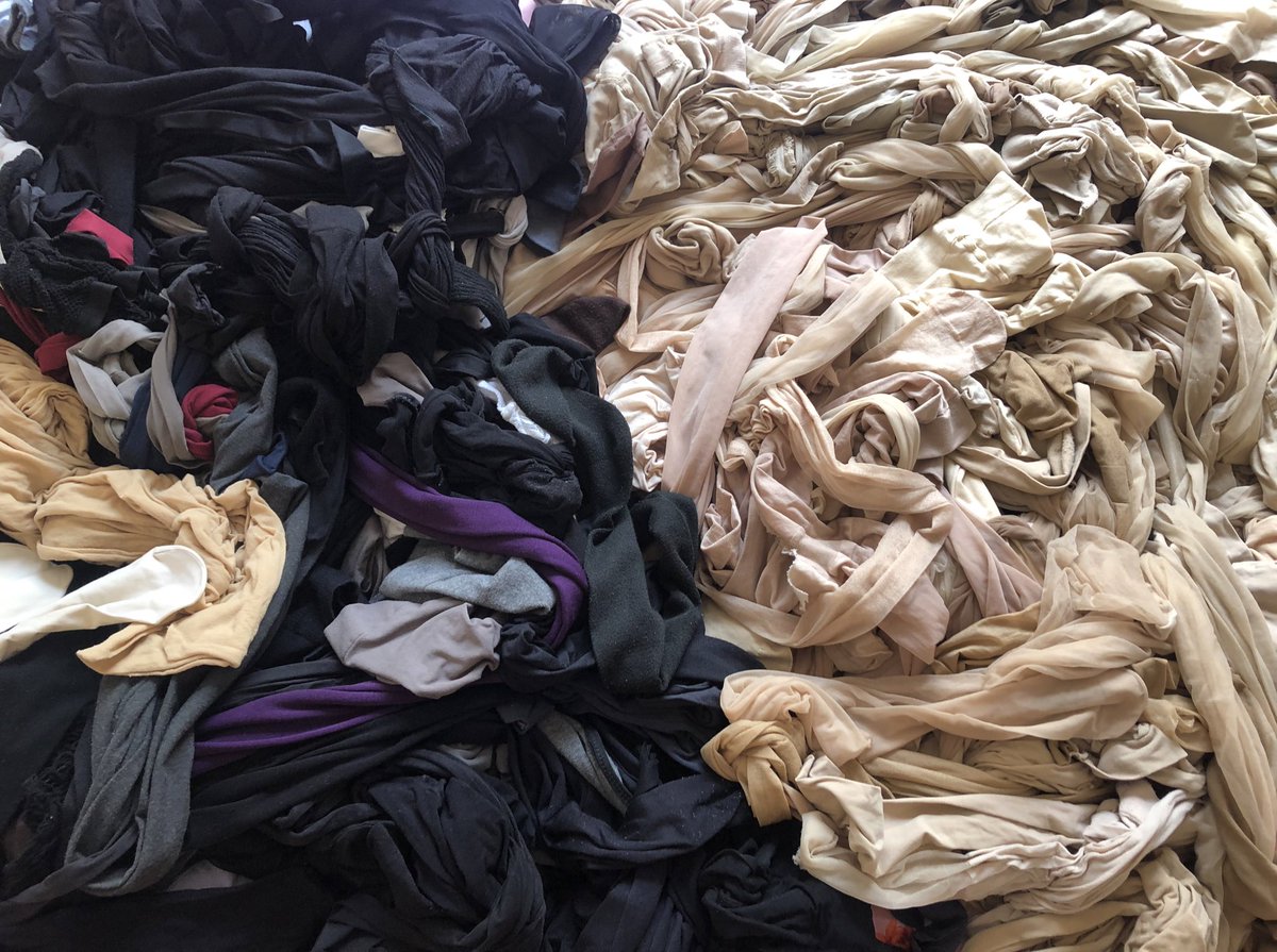 NylonMasks's tweet photo. 为了找其中一双肤色的，就最终达成了分类～
Went through all these just trying to find a particular tan color one~ and found it. #pantyhoseaddicted https://t.co/rIPrSftxO0