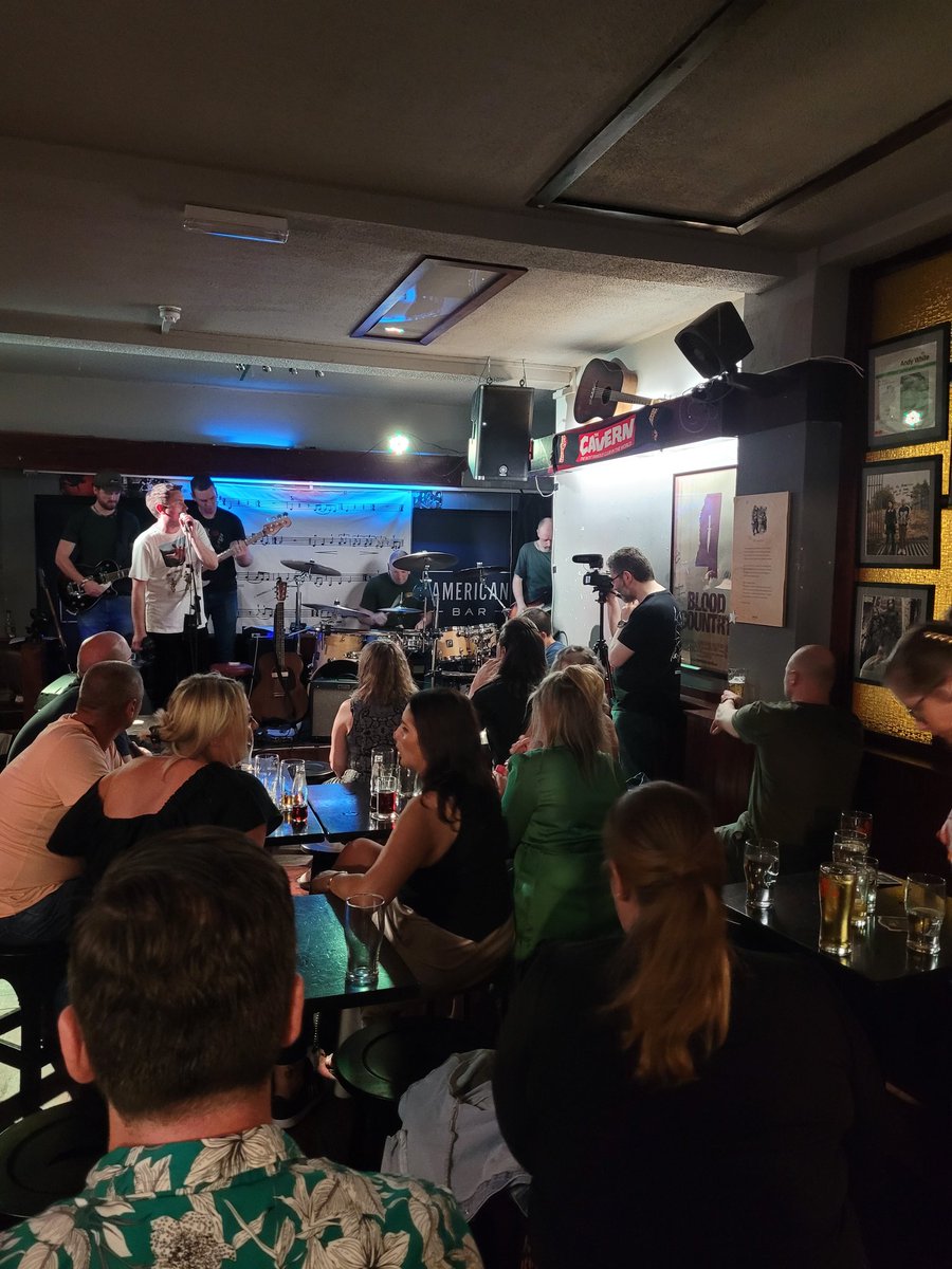LMuinzer's tweet photo. Great night tonight at the @TheAmericanBar, with Deccy and Sè from my old band, enjoying Paul and Marty in their latest incarnation rocking the house!! Great show! Got to love great music in #Belast! https://t.co/YYuX8vBzTk
