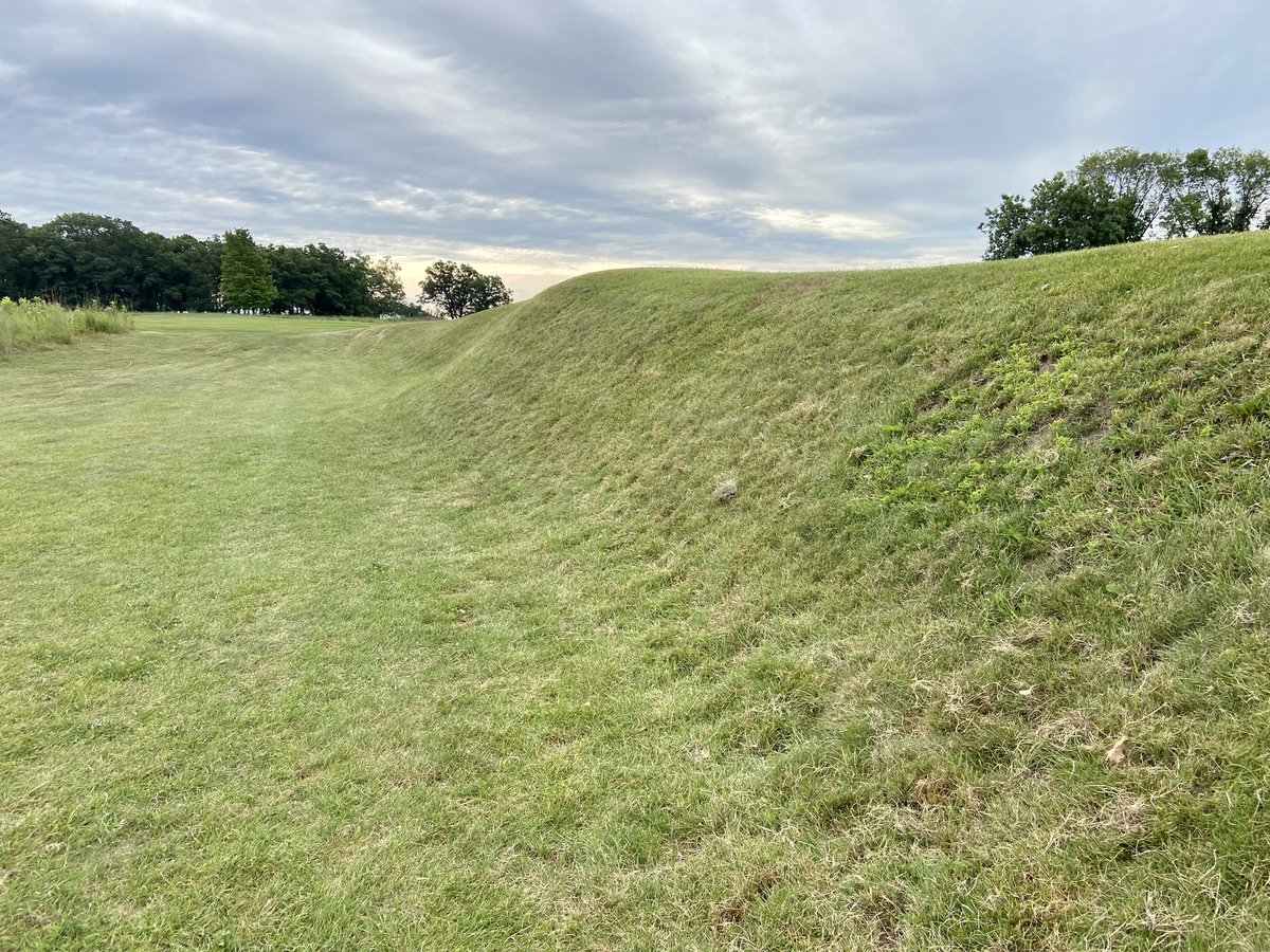 SamSpomer's tweet photo. Lawsonia absolutely delivered a wonderful trip back to the Golden Age. Green complexes were fantastic. Slopes around the greens and bunkers were insane. https://t.co/hFk118v83f