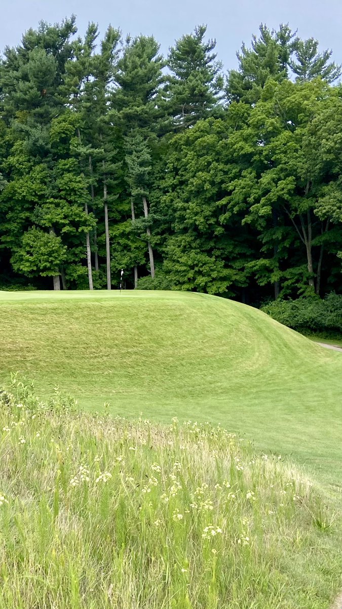 SamSpomer's tweet photo. Lawsonia absolutely delivered a wonderful trip back to the Golden Age. Green complexes were fantastic. Slopes around the greens and bunkers were insane. https://t.co/hFk118v83f