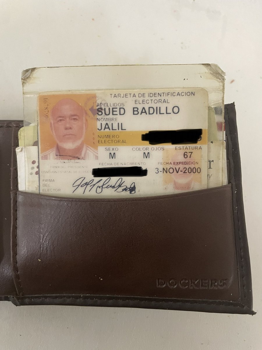 🚨esta cartera se quedó en mi trabajo (panadería facciola) con tarjetas y dinero en efectivo. esta es la única ID que había. parece que era catedrático en la IUPI. no se encontró inf. para contactarle. dudo que él tenga redes sociales, pero espero que esto llegue a donde él 
RT🚨