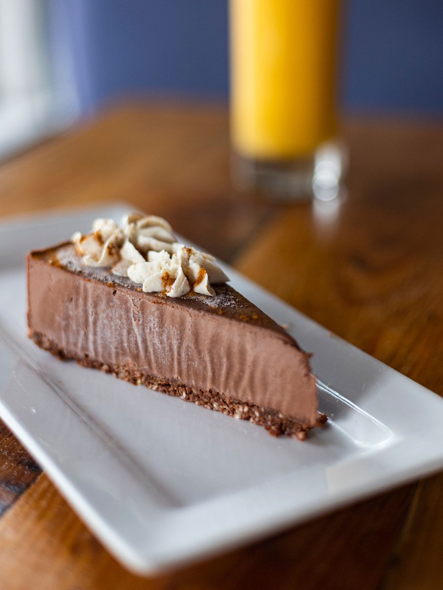 MarutiPdx's tweet photo. Rawdacious’s Chocolate Chai Cheesecake #foodieee #yummy #eeaaatts https://t.co/14O2vIGGna