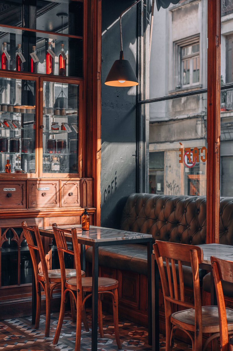 gonzalohzw's tweet photo. Tomar café en Montevideo es un muy buen plan. 

Va hilo con fotos de cafeterías que hay que visitar 👇🏻

La primera: Café La Farmacia (Cerrito 550, Ciudad Vieja) https://t.co/NZDLZ0b4bU