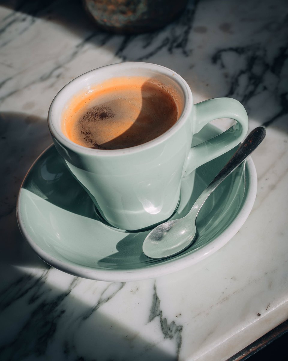 gonzalohzw's tweet photo. Tomar café en Montevideo es un muy buen plan. 

Va hilo con fotos de cafeterías que hay que visitar 👇🏻

La primera: Café La Farmacia (Cerrito 550, Ciudad Vieja) https://t.co/NZDLZ0b4bU