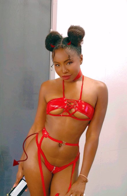 Watch 𝘈𝘮𝘢𝘳𝘪 🎀 𝘈𝘯𝘯𝘦's leaked NSFW photo on TwXstars