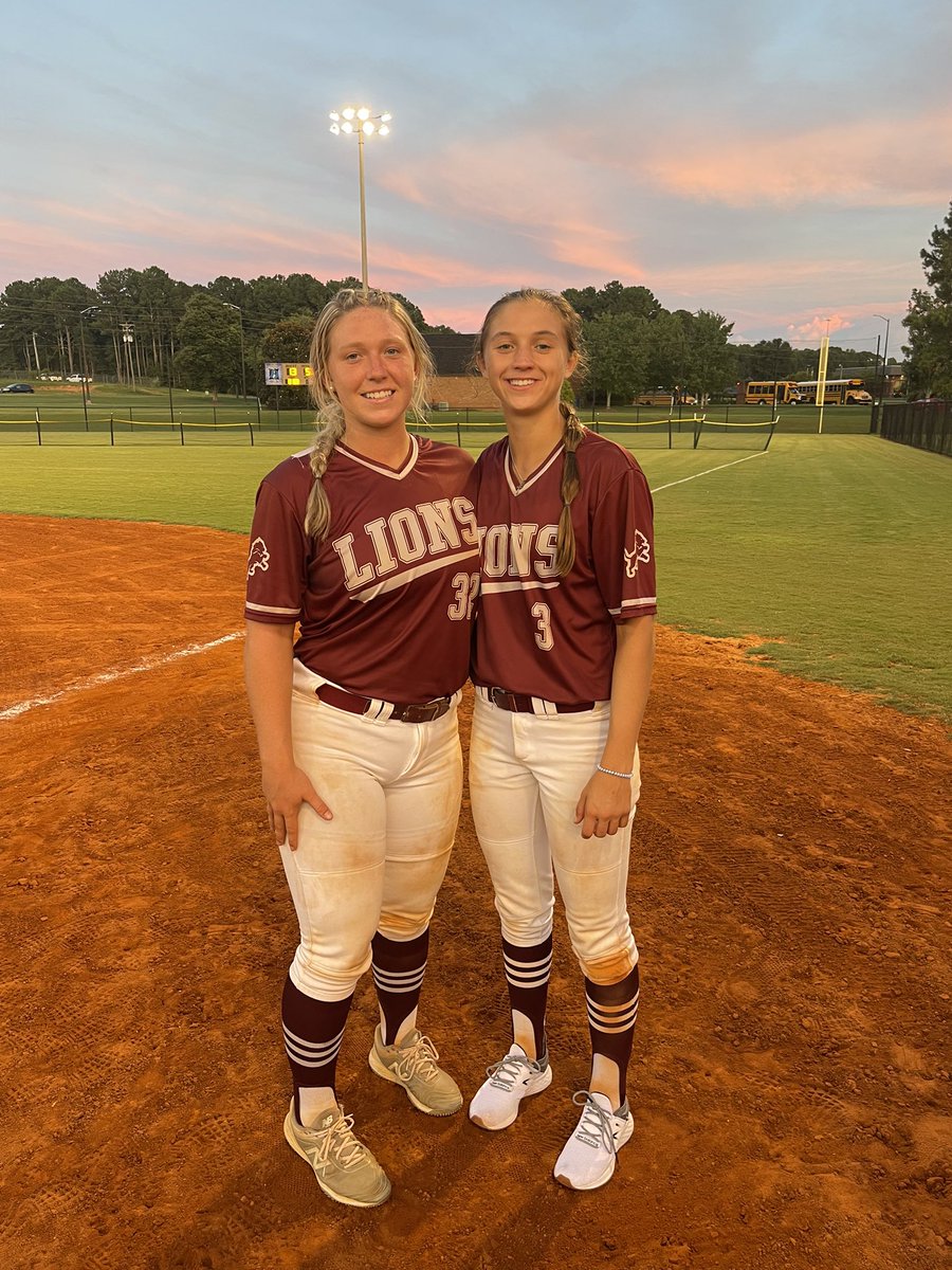 CHSsbLions's tweet photo. 2 big wins for the Lady Lions tonight against North Forsyth and LFO. @IzzyRipatti and @ChelseaJ2023 both hit home runs for the Lions💪 Back at it tomorrow against Northside Columbus and Harris County @LionSportsCHS @GradickSports @TheMorningFive https://t.co/WzlxqMYeRk