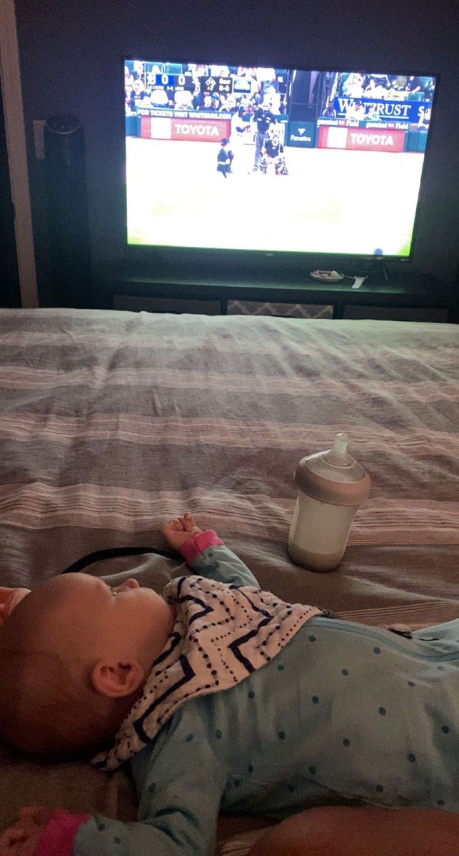 Soxgrl05's tweet photo. Watching @whitesox game before bed. There's something about the broadcast of @stevestone and @jasonbenetti that gets your attention.  My 11 week old baby Arianna. #whitesox #whitesoxbaby https://t.co/v2E5bOdMCl