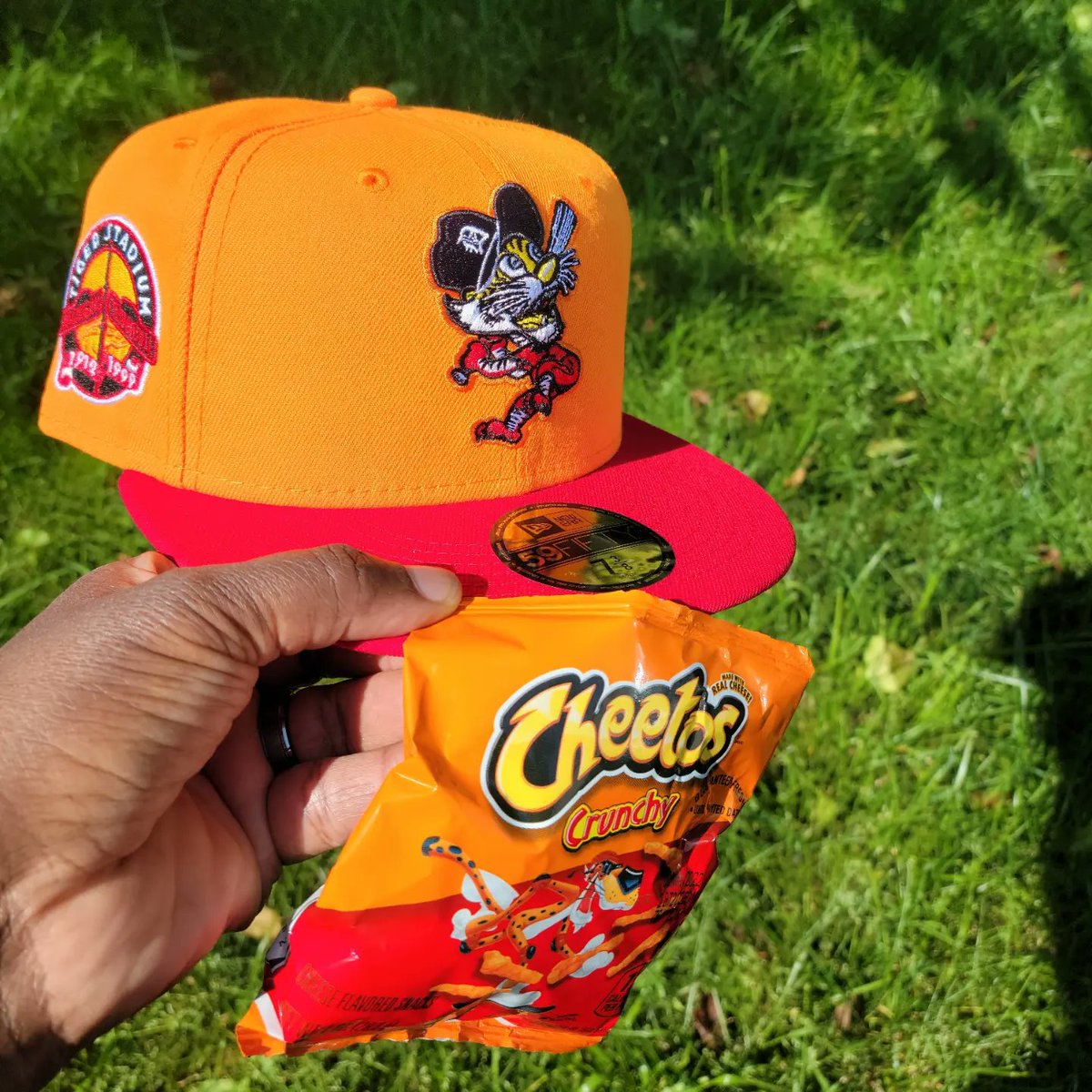 BEST_PURYEAR's tweet photo. @hatcrawler I REMEMBER WHEN THIS LID FIRST RELEASED...FOLKS SAID IT TOO BRIGHT OR THEY COULD NEVER FIND ANYTHING TO GO WITH IT!!!....WELL UMMMM #IMJUSTDIFFERENT #FASHIONGEEK #LACESWAP 

SHOUTS TO @hatcrawler ALWAYS ON POINT https://t.co/0cmMbR8Kzu
