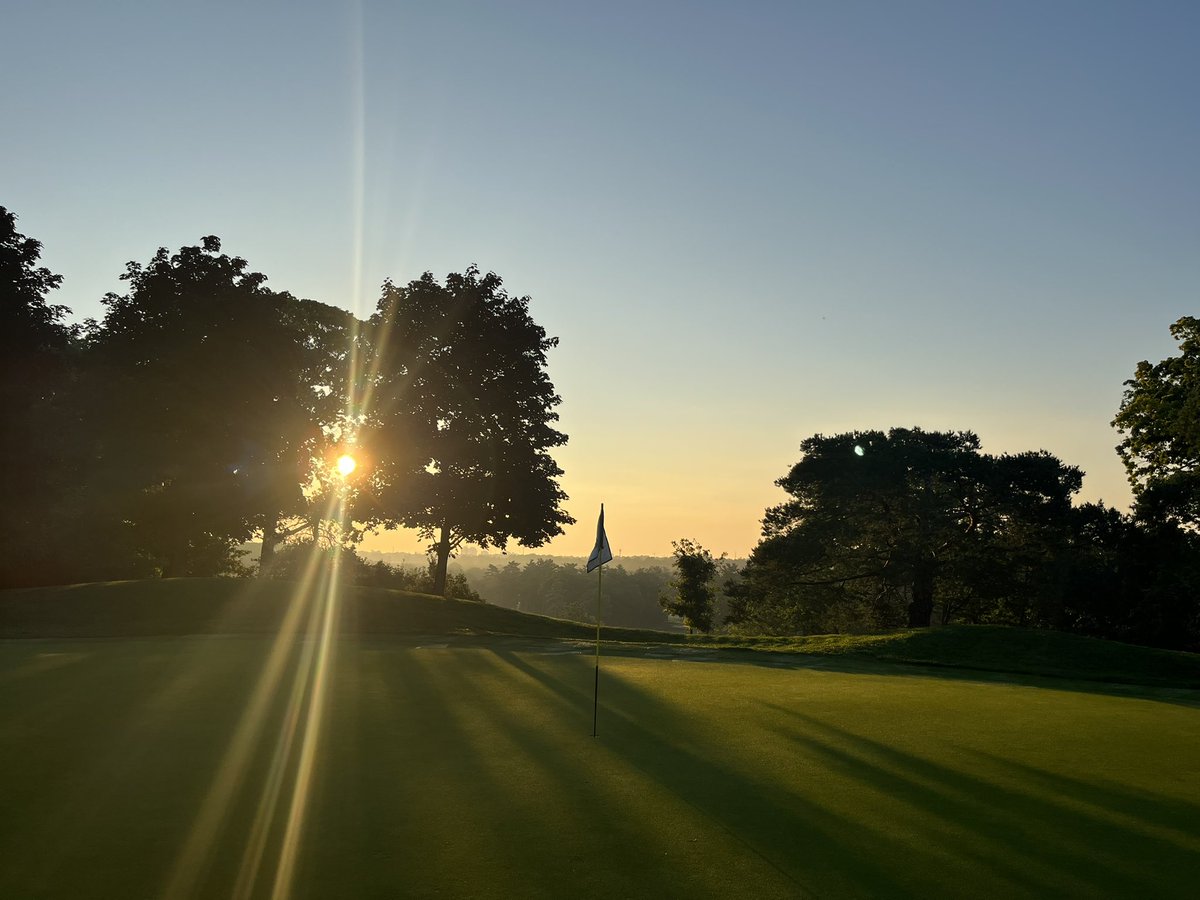 A great day for golf at CV! Shoutout to @rachelderuyte and the rest of our staff on a great season so far ⛳️ 🙌