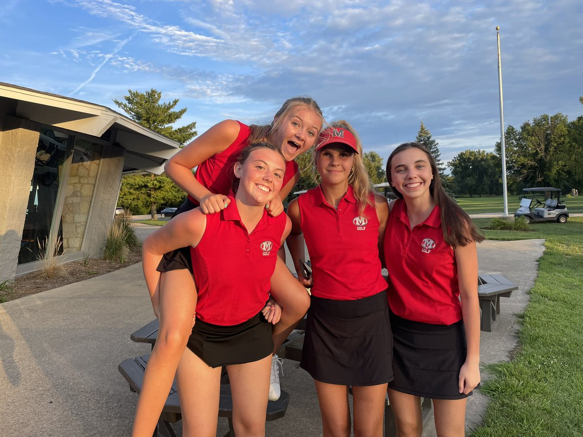 golf_morton's tweet photo. Beautiful 1st golf tourney at Illini Blue Course! Lady Potters settle for team 2nd at Champaign Tournament, 2 strokes behind Macomb. Medalist Honors; Braker 79 (1st), Nieukirk 87 (9th), Dowell 92, Shook 98. https://t.co/dLxmSxMNgF