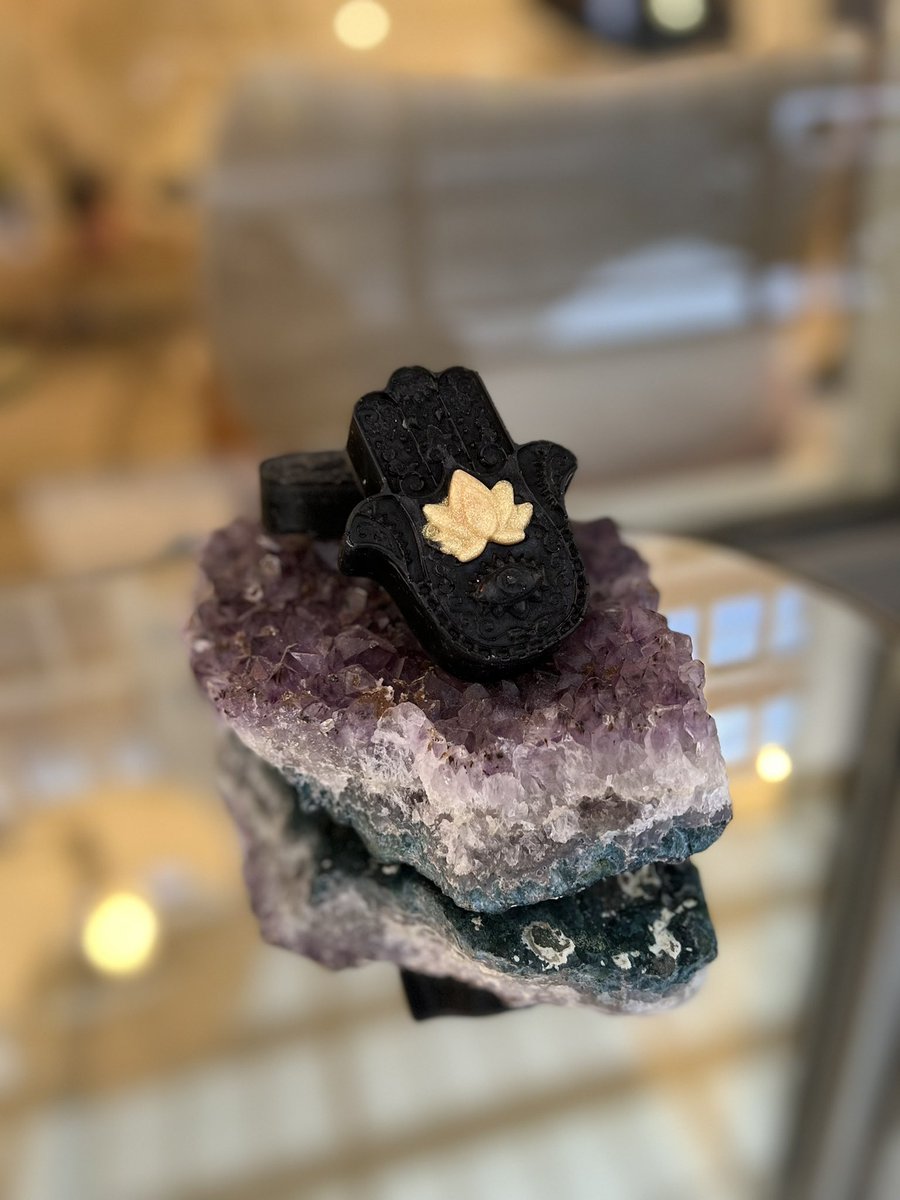 savemewellness's tweet photo. Many kids are struggling to achieve basic needs and need a chance at a better future. 
You can help us continue bringing a change by buying a Hamsa soap and we will donate some of the proceeds to the York Street Project. 
Let’s all put hand in hand for our tomorrow’s generations! https://t.co/OFq8wZhlZ9
