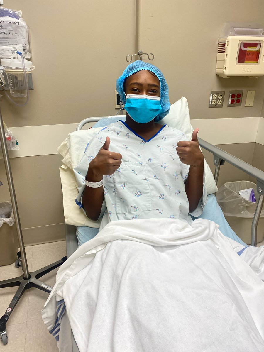 GretaSutton05's tweet photo. Surgery day today!!!Thanking god I had little to no pay at post op…Now I’m waiting to start PT💕 https://t.co/yXeTMCbQyE