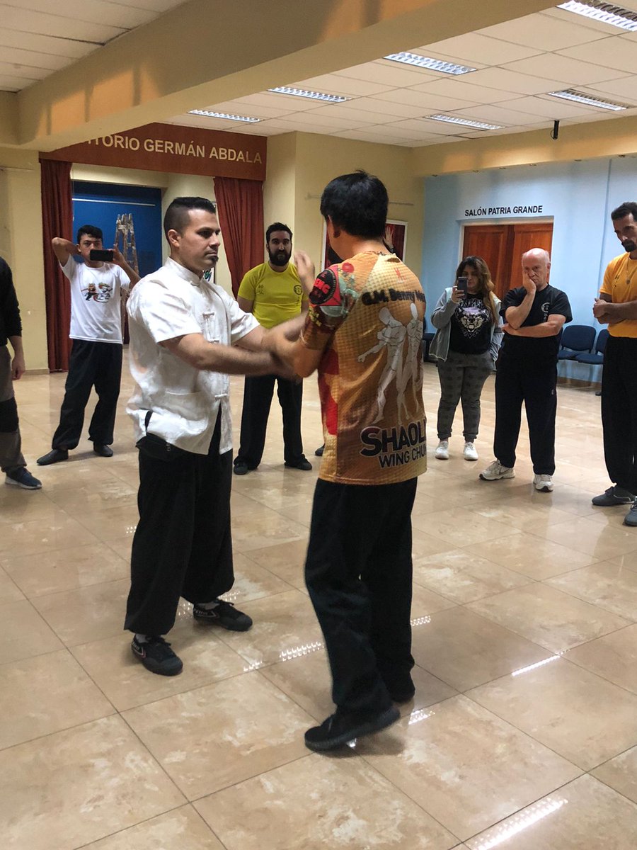 KungfuFacu's tweet photo. WING CHUN KUNG FU ARGENTINA
Grand master Benny Meng junto a su alumno el sifu Facundo Colman. Argentina (Julio 2022)
#sifuFacundoColman #Wingchun #kungfu #DefensaPersonal #BennyMeng #moyYat #IpMan #VingTsun #ArteMarcial #ShaolinWingChun #BennyMeng https://t.co/9Eko4l6MvS