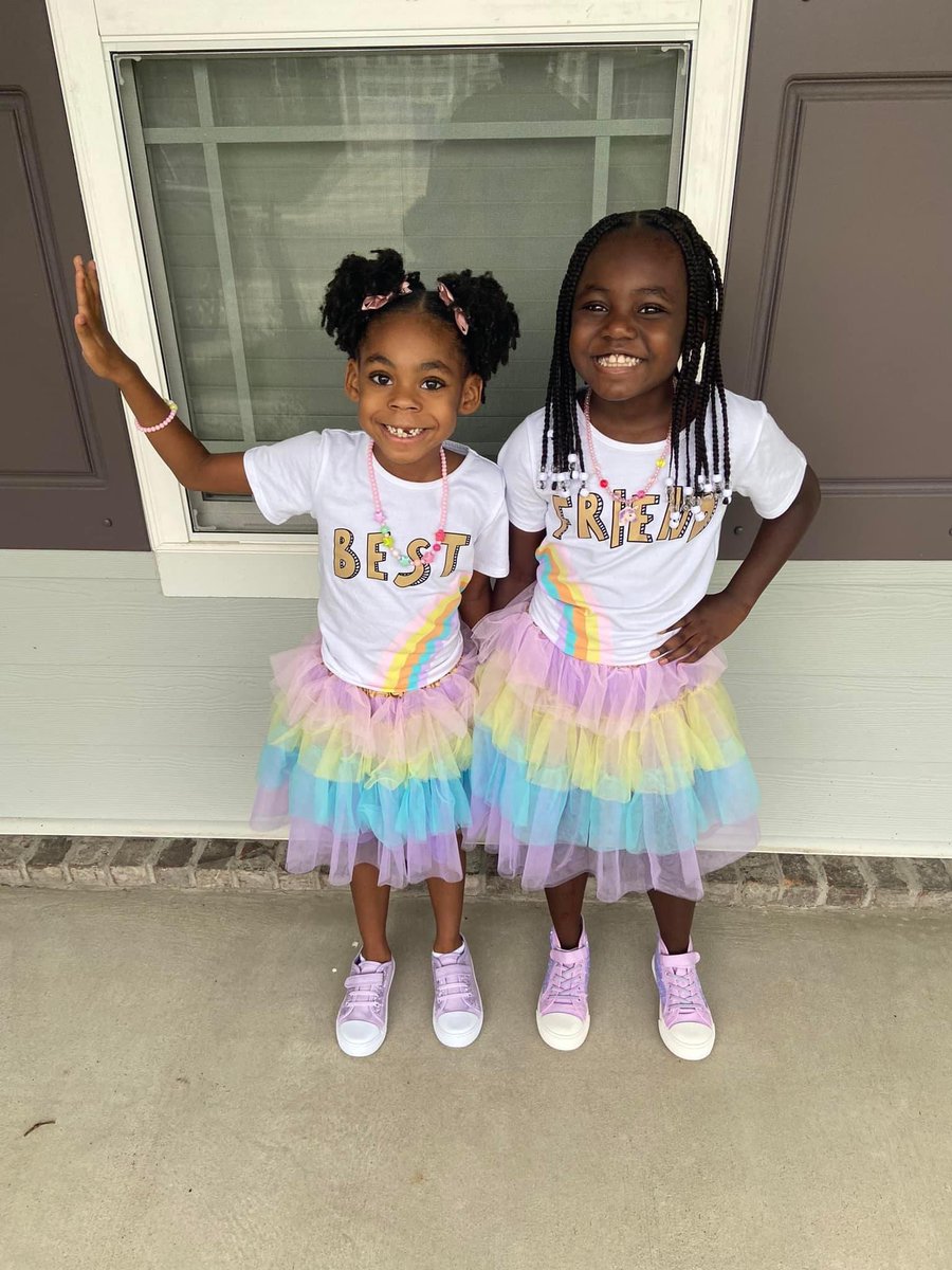 Enrique__Davis's tweet photo. The Davis crew has arrived and they’re eager to learn all the great things that their new school has in store for them. #Back2School #DavisFam #GodIsLove https://t.co/0fnuLqZCO3