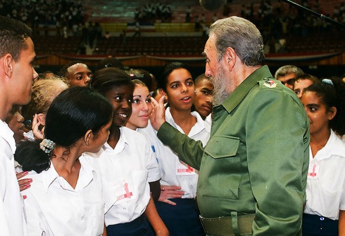 IGorriaran's tweet photo. Creer en los jóvenes es ver en ellos además de entusiasmo, capacidad; (...) convicción profunda de que la juventud puede, de que la juventud es capaz, convicción profunda de que sobre los hombros de la juventud se pueden depositar grandes tareas
#EducaciónMayabequeMelena
#Fidel https://t.co/2M2V07tHvz