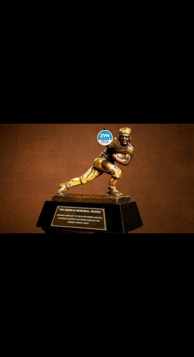 GatorsDad's tweet photo. Cannot thank the community enough. This award means the world to me. Zynsman 2022 was a dream of mine as a child and it’s surreal to experience it now. https://t.co/rs1EaQDYmN