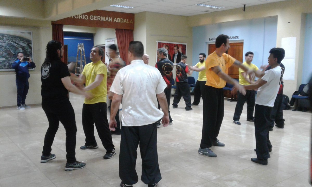 KungfuFacu's tweet photo. SEMINARIO WING CHUN KUNG FU ARGENTINA
Grand master Benny Meng junto a su alumno el sifu Facundo Colman. Argentina (Julio 2022)
#sifuFacundoColman #Wingchun #kungfu #DefensaPersonal #BennyMeng #moyYat #IpMan #VingTsun #ArteMarcial #ShaolinWingChun #BennyMeng https://t.co/VBfiMBevqO